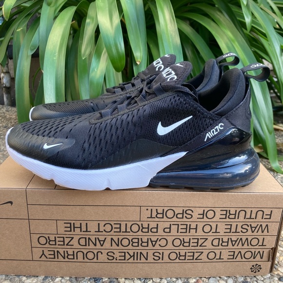 Nike Air Max 270 - Picture 2 of 5